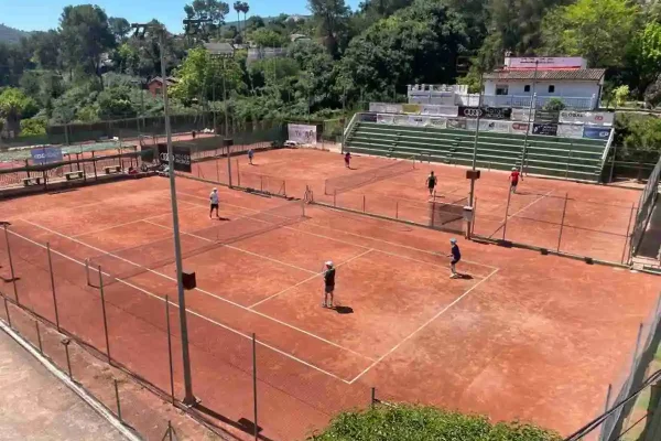 AS Young Tour: Continúa la gira por Valencia en el Club de Camp Bixquert de Xátiva