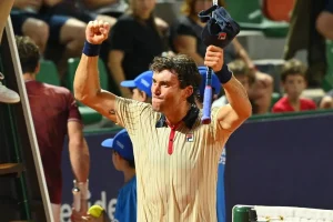 Monólogo absoluto: Tristan Boyer dicta cátedra en la final de Túnez