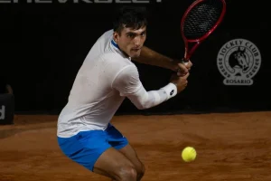Corazón y temple: Burruchaga salva match point para avanzar en Cagliari