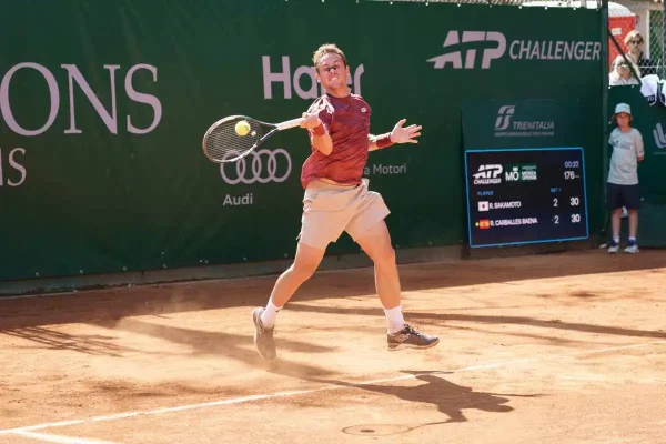Carballés Baena saca adelante su debut en Roland Garros