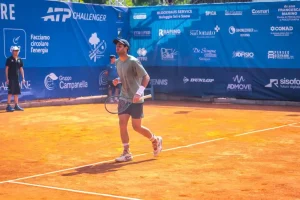 Díaz Acosta levanta otro título y sigue imparable