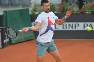 Roma encuentra vulnerable a Djokovic y Prizmic aprovecha el momento