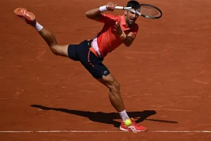 No hagan enfadar al lobo: Djokovic sigue avanzando en Roland Garros
