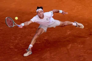 El impulso de Etcheverry se desvanece ante un Bellucci encendido