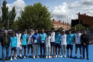 Federación de Tenis de Castilla y León: El CDF Vegasport arrasa en el bloque I