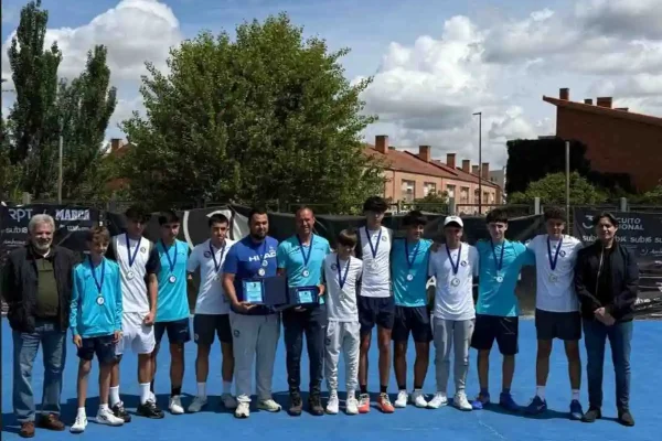 Federación de Tenis de Castilla y León: El CDF Vegasport arrasa en el bloque I