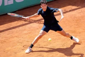 Garin resiste, ajusta y liquida a Choinski para ganar su lugar en Roma