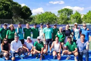 Histórico: El Club Deportivo Brezo Osuna logra el campeonato de veteranos en Madrid