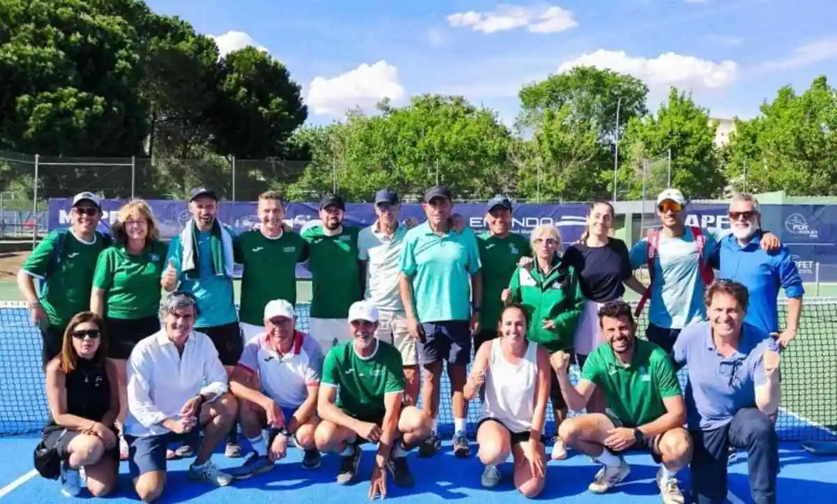 historico: el club deportivo brezo osuna logra el campeonato de veteranos en madrid