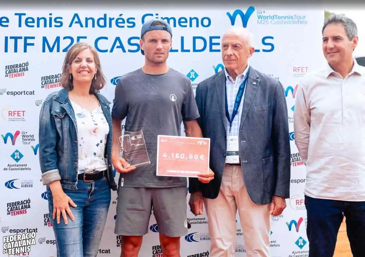 itf castelldefels: max alcala inaugura el palmares de este torneo catalan