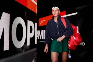 La resaca de la gloria: Kostyuk frena tras su título en Madrid