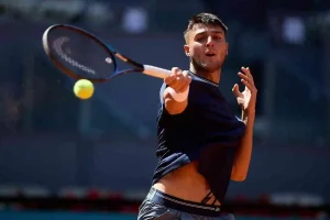 Batalla en Roma: El rugido de Pablo Llamas es eterno en el Foro Itálico