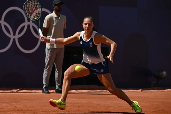 El desenlace menos pensado: Keys abandonó y Parry gritó campeona en París