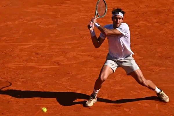 Tomás Etcheverry pierde un partido increíble en Hamburgo
