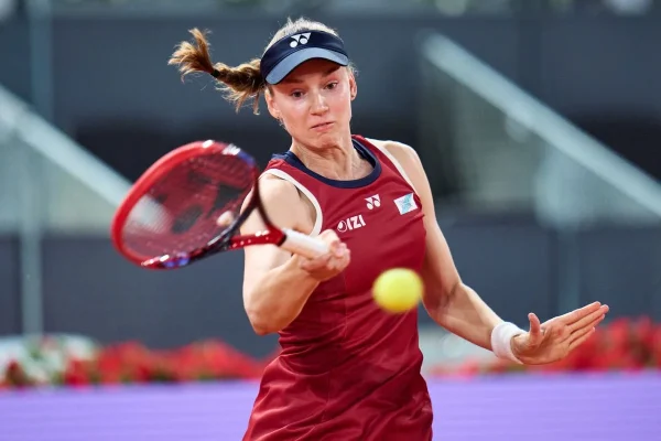El tenis demoledor de Rybakina vuelve a hacer estragos en Roma