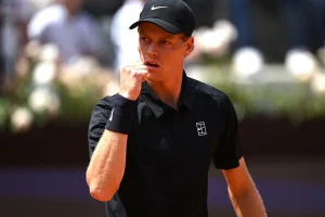 Frío como un iceberg: Sinner atraviesa una semifinal caótica en Roma