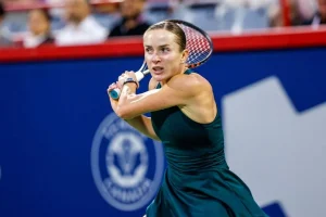 El Foro Itálico potencia a Svitolina en otra noche memorable