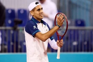 Tabilo recupera su mejor versión y da el primer paso en Valencia