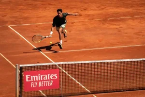 Daniel Vallejo firma una heróica remontada y es finalista en Valencia