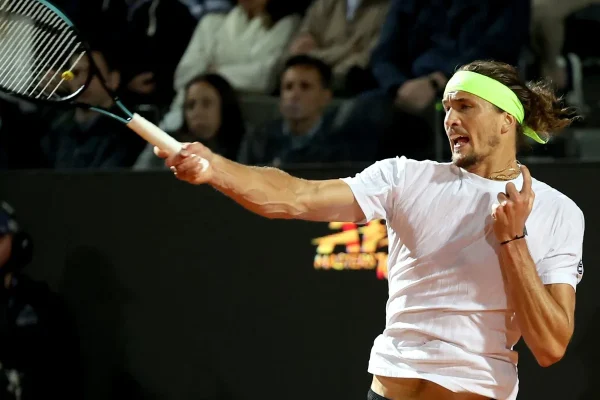 Camino despejado: Alexander Zverev saca pecho en Roland Garros