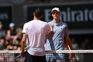 Agassi expone el problema de Sinner: “Necesita averiguar qué cambiar”