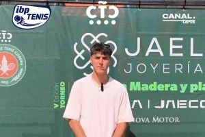 Alejandro Vizoso: “Quiero trabajar un verano para conseguir presupuesto y disputar torneos profesionales”