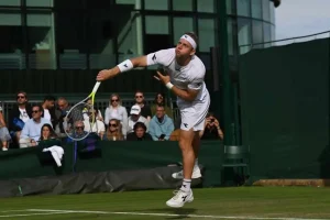Alejandro Davidovich Fokina levanta el nivel y avanza en Queen’s