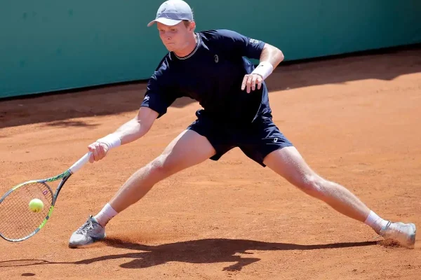 De Jong apagó la ilusión de Carballés y celebró en Italia