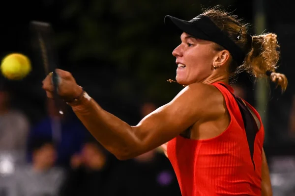 Selekhmeteva convierte su estreno en Wimbledon en una celebración