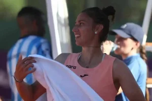 Sara Sorribes consigue un debut inmaculado en Wimbledon