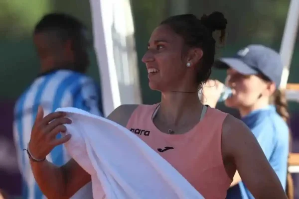 Sara Sorribes consigue un debut inmaculado en Wimbledon
