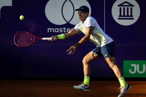 Sin fisuras: Báez levanta su nivel y se florea rumbo a cuartos en Bastad