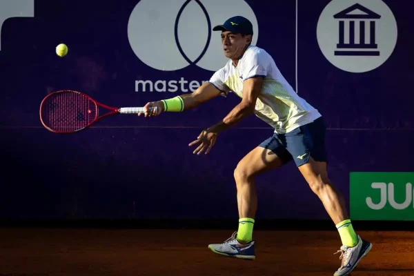 Sin fisuras: Báez levanta su nivel y se florea rumbo a cuartos en Bastad