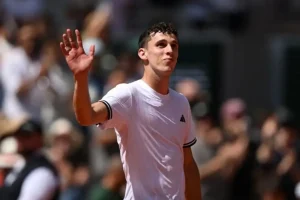 Juanma Cerúndolo caminó por la cornisa, pero firmó otra gran remontada en Gstaad