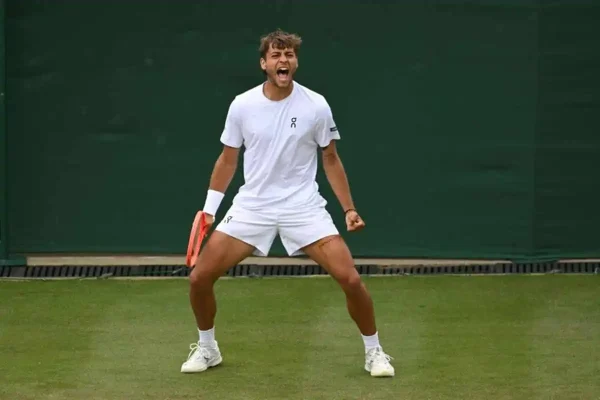 Imparable: Flavio Cobolli suelta su mejor versión y aterriza en cuartos de Wimbledon