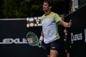 Wimbledon 2026: Navone vendió muy cara su derrota ante el noveno favorito