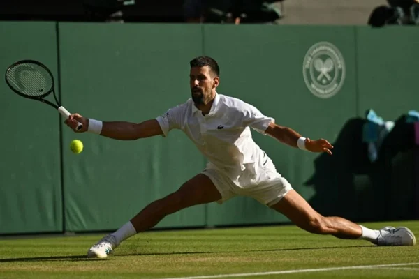 Wimbledon sabe que Djokovic va en serio tras una actuación impecable