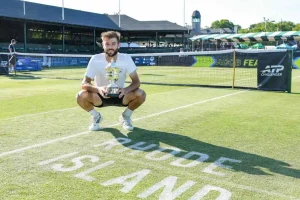 Fearnley levanta seis bolas de partido y escribe una remontada inolvidable en Newport