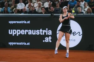 El poder de la localía: Korpatsch levanta el trofeo en Hamburgo