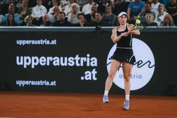 El poder de la localía: Korpatsch levanta el trofeo en Hamburgo
