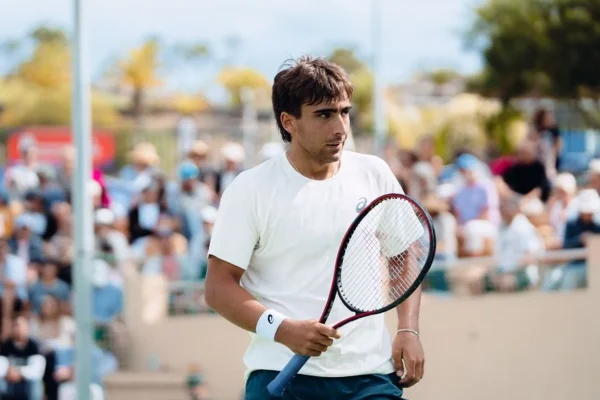 Daniel Mérida juega un tenis descomunal y se agiganta en Umag