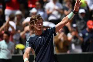 Rublev ejerce un dominio incontestable para reconquistar Bastad