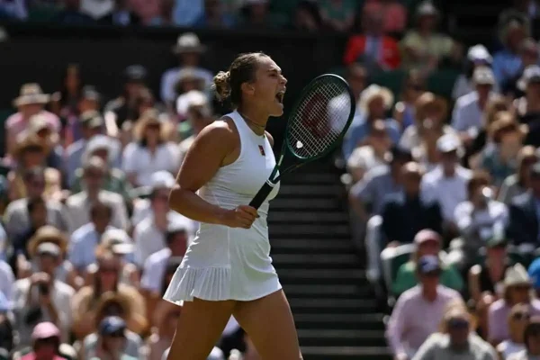 Sabalenka pone segunda y sigue adelante en Wimbledon
