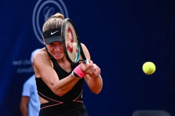 Selekhmeteva queda atrapada en sus inconsistencias y se marcha del All England