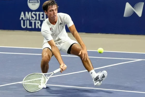Primera final, primer título: Shick celebra en el Challenger de Cary