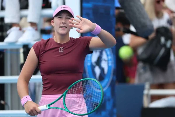 Andreeva muestra autoridad y sigue adelante en Cincinnati