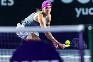 Arango se rebela ante la historia y debuta con triunfo en Cincinnati