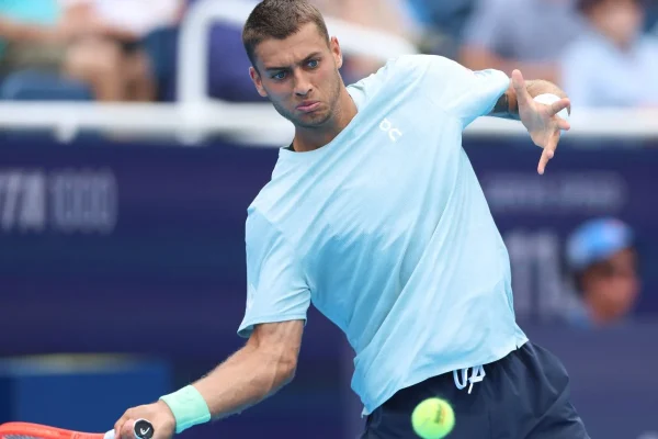La dinámica de Cobolli sofoca a Paul en el Masters de Cincinnati