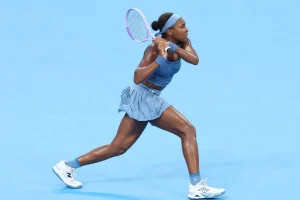 Un set de furia y otro de resistencia: Gauff continúa su aventura en Ohio