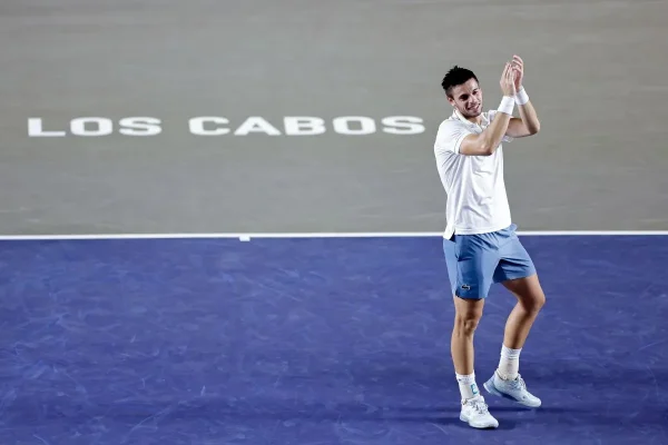 Arthur Gea cumple el sueño de su vida con su primer título ATP